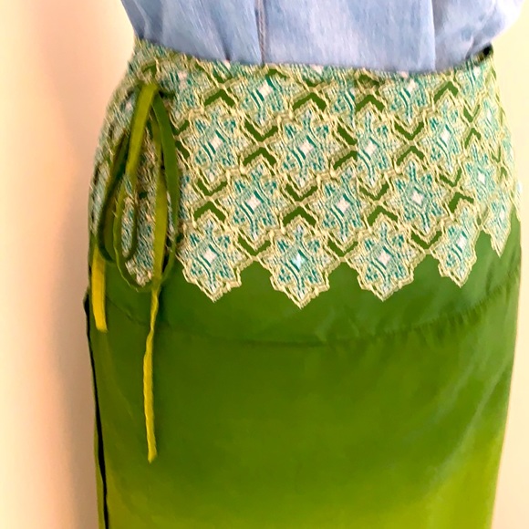 Ombre silk border printed wrap skirt with beading - Picture 5 of 10